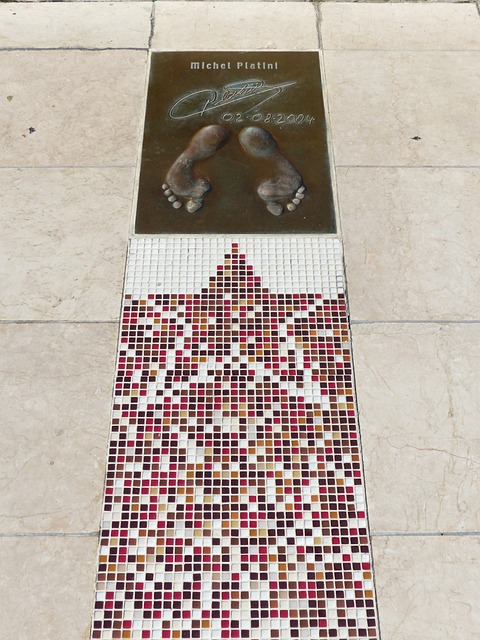 李明